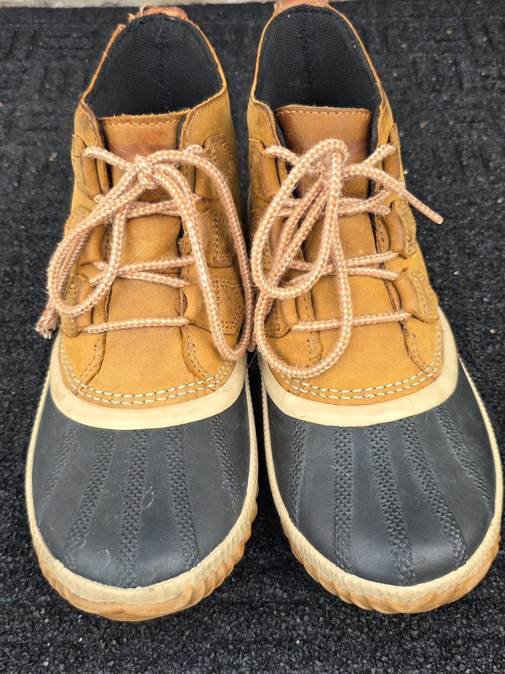 Sorel Women's Black and Brown Slip-On Shoe